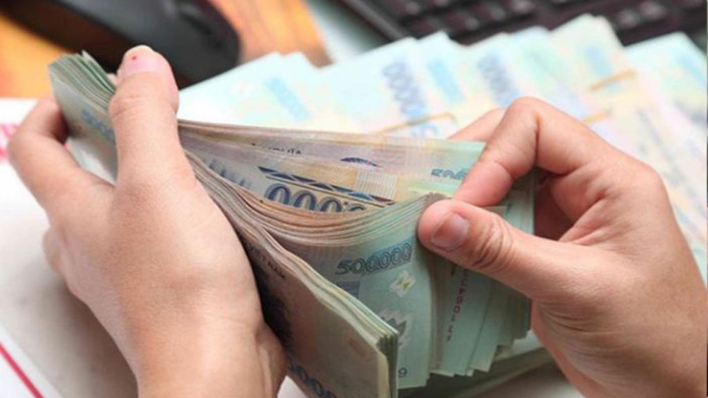 Chiêm bao thấy người khác cho tiền 500 nghìn